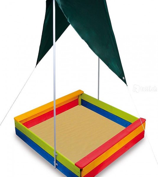  Sandkasten mit Sonnensegel