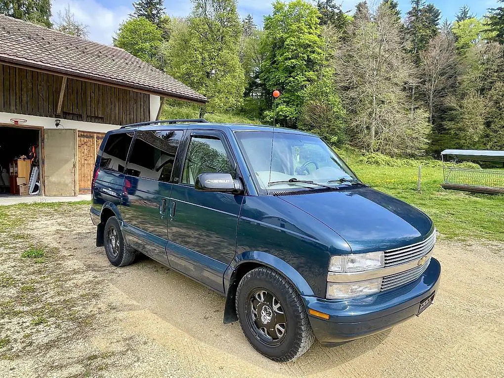Chevy ASTRO van LT 4.2l 4x4