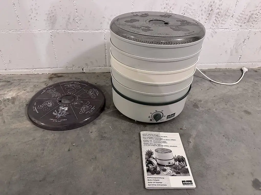 Stöckli Dörrex regulierbar mit 5 Gitter und 2 Deckel