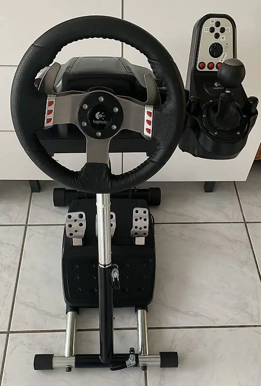 Wheel Stand Pro Deluxe V2 + Logitech G27