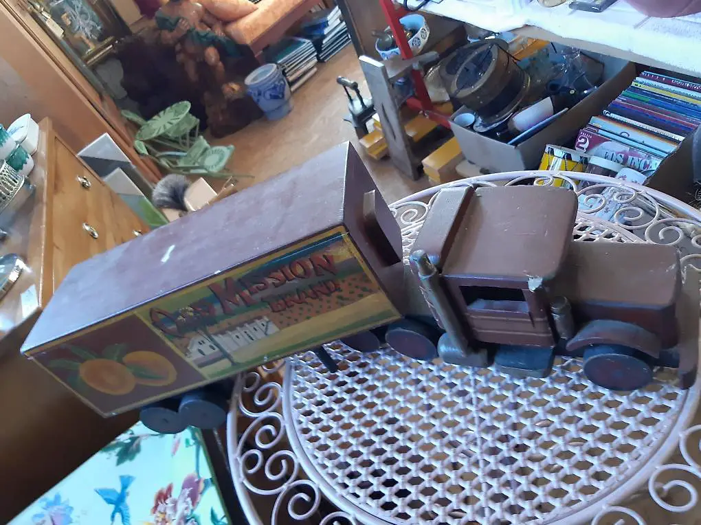 Holz Lastwagen bemalt, LKW mit Aufleger