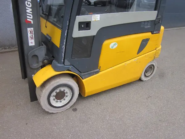 Elektrostapler Frontstapler JUNGHEINRICH
