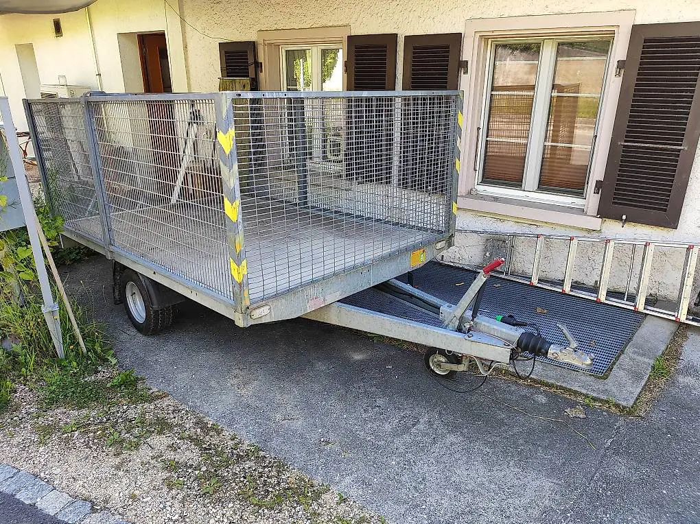Anhänger mit Gitterrahmen