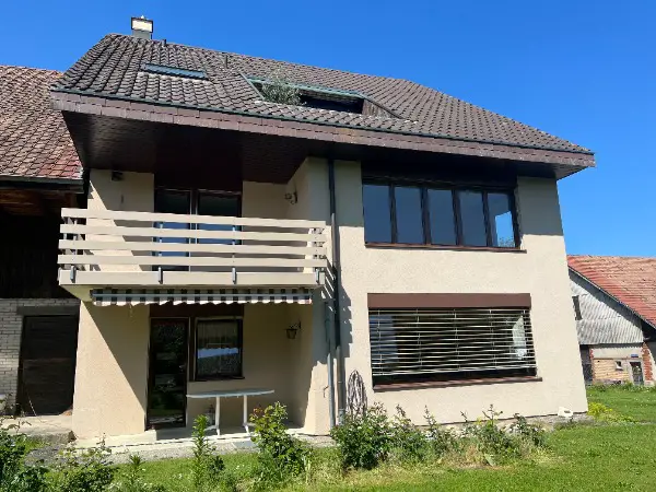 Wohnung zu vermieten in einem 3-Fam. Haus per sofort 1900.-