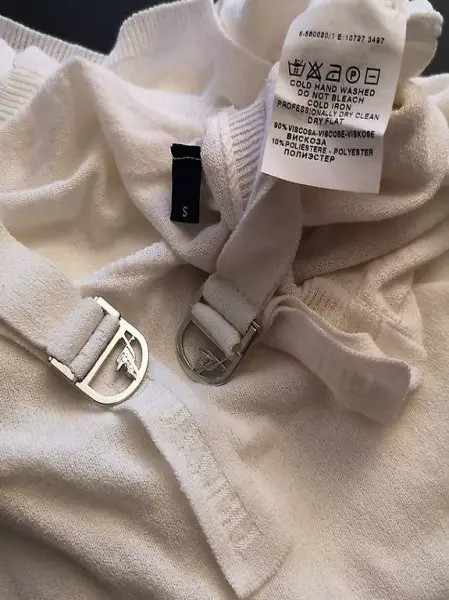 TRUSSARDI (PULLOVER).(FEIN) EDEL TAILLIERT.