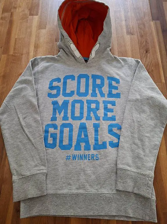 Kapuzensweatshirt / Pullover Grösse 140/146