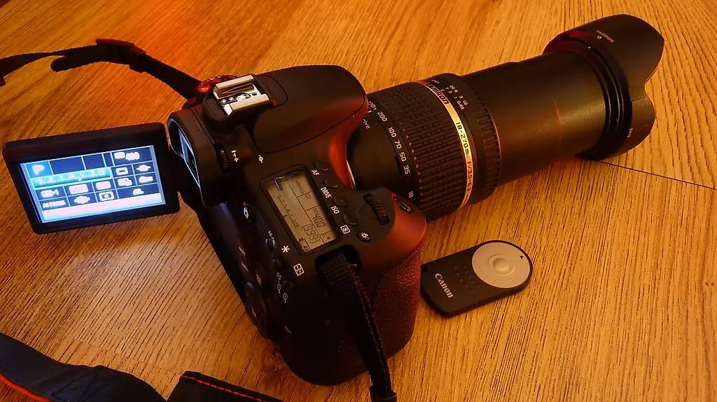 Canon 60D + 18-270mm (come nuova)