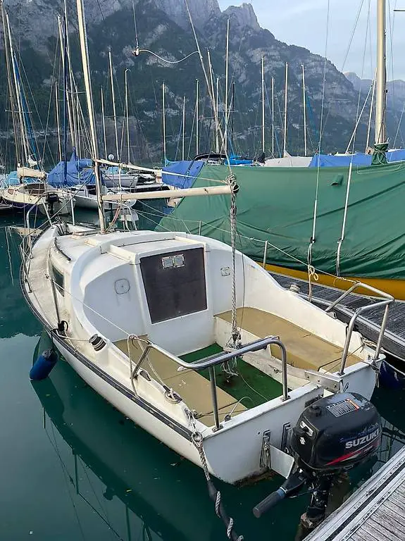 Segelboot fast gratis abzugeben