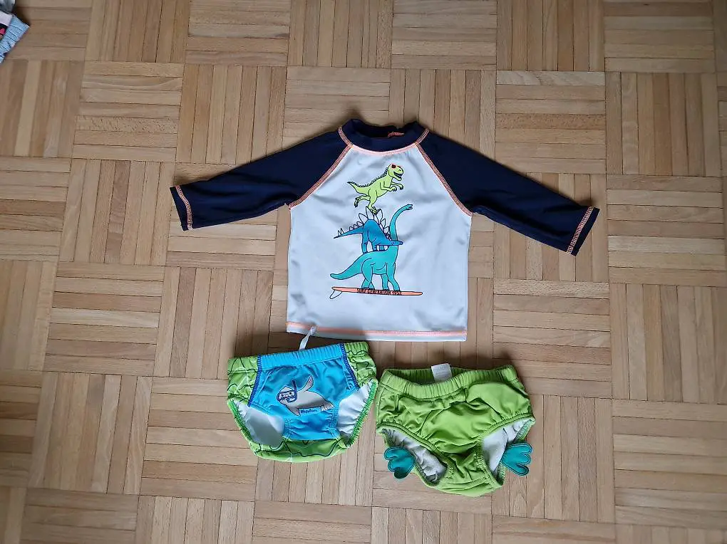 Badeshirt und Badehose /-windel Gr. 86/92