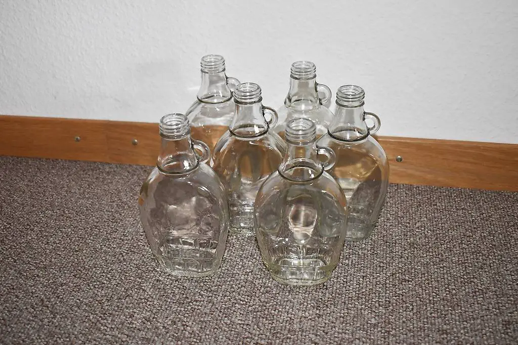 6 neuwertige Glasflaschen zum Basteln
