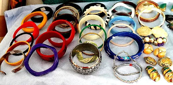 Mode-Schmuck Armreifen Ohrenklippser usw.