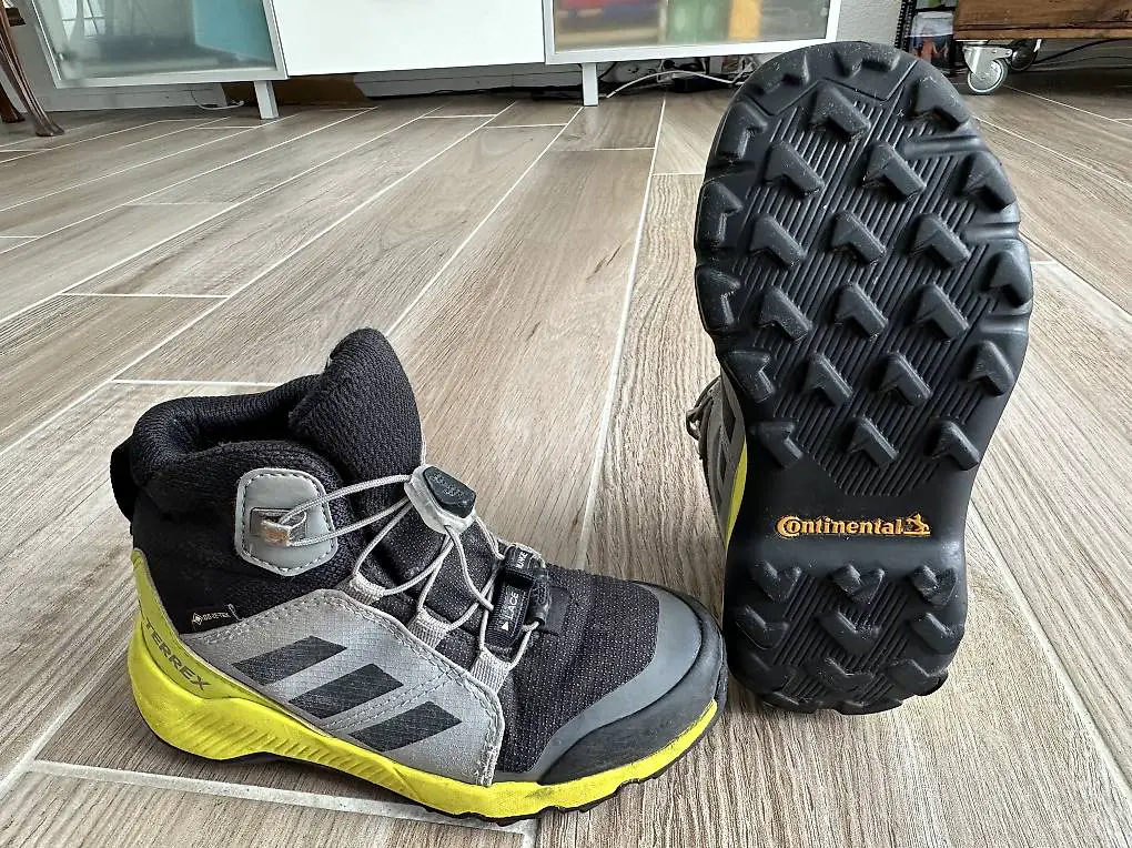 Adidas Terrex Goretex Wanderschuhe Gr. 30 schwarz-gelb