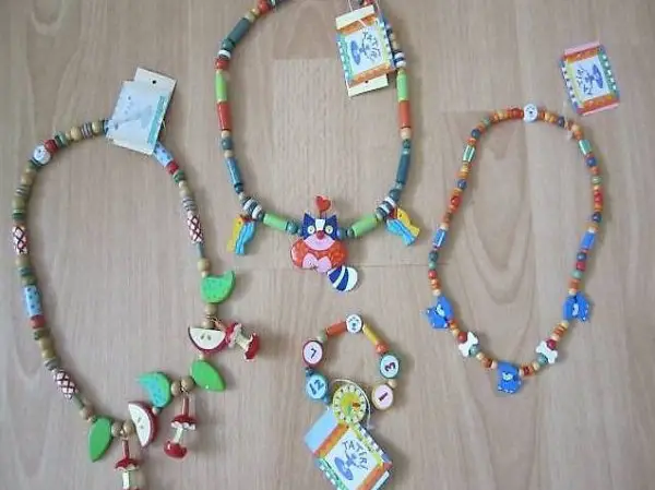 NEU: 3 versch. Halsketten + 1 Armbändeli aus Holz von Tatiri