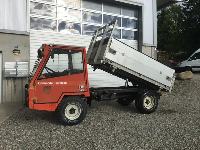 BUCHER, G 2800 KS Kipper, 3-Seitenkipper