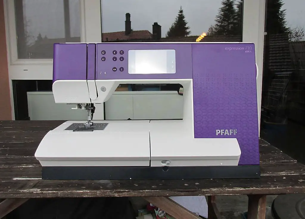 Nähmaschine PFAFF expression 710, neu, mit Gratis-Versand