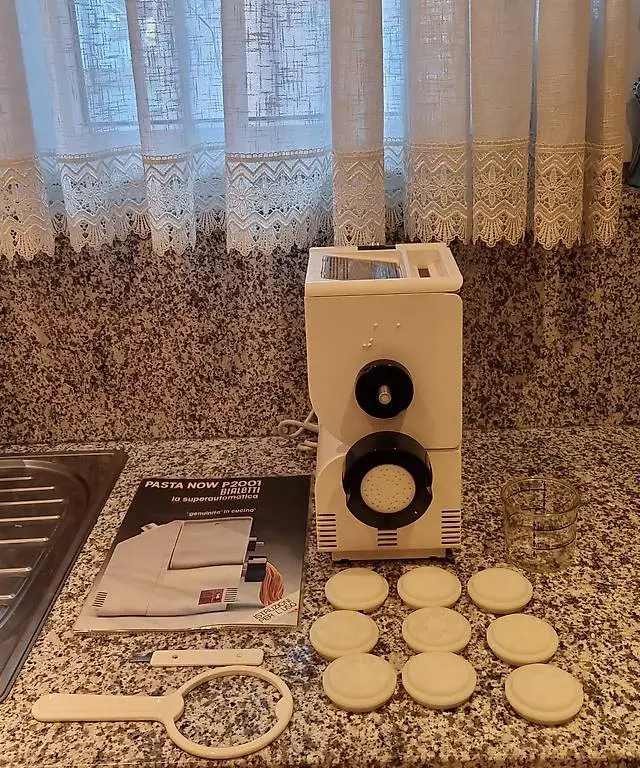 Macchina automatica per fare la pasta