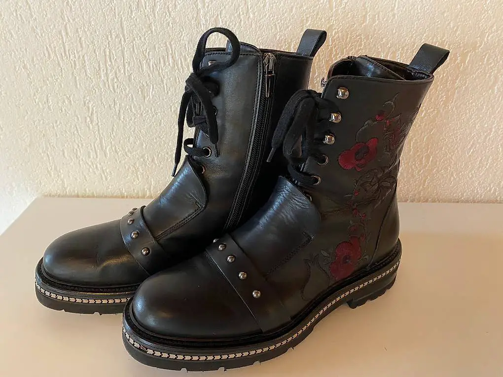 Leder Boots mit Stickerei von Laura Bellariva Gr. 38
