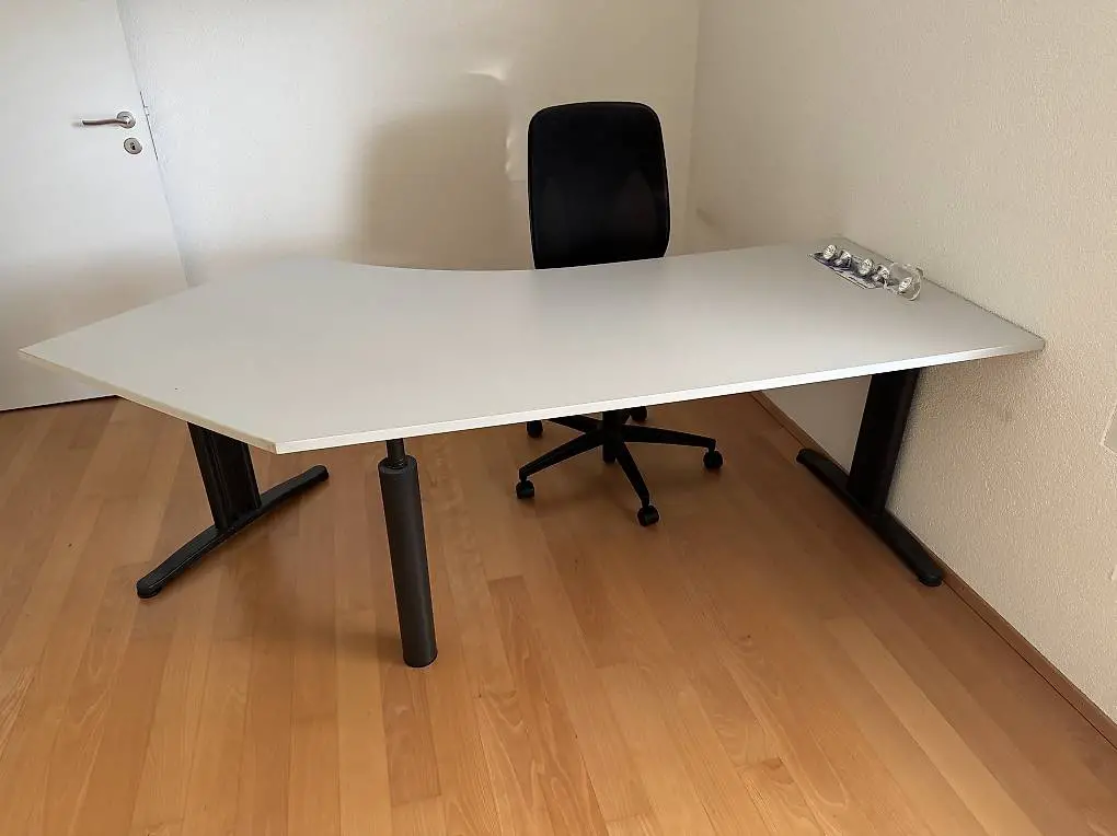 Bürotisch inkl. Bürostuhl
