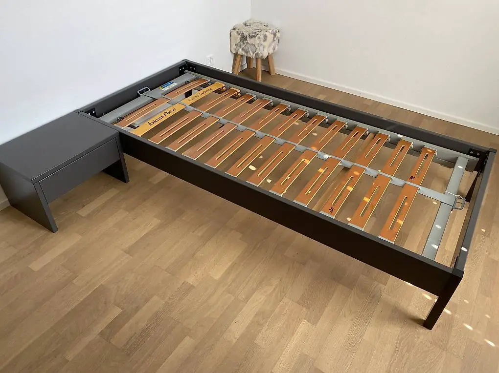 Hasena Grip II 90x200 2 Betten+1Nachttisch