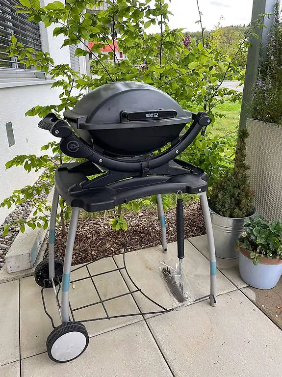 Weber Elektrogrill - mit Gusseisenrost und Wagen