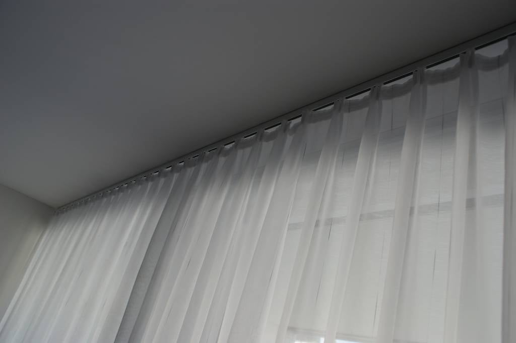 Wunderschöner weisser Breiter Vorhang, Br. 420 cm, H. 208cm
