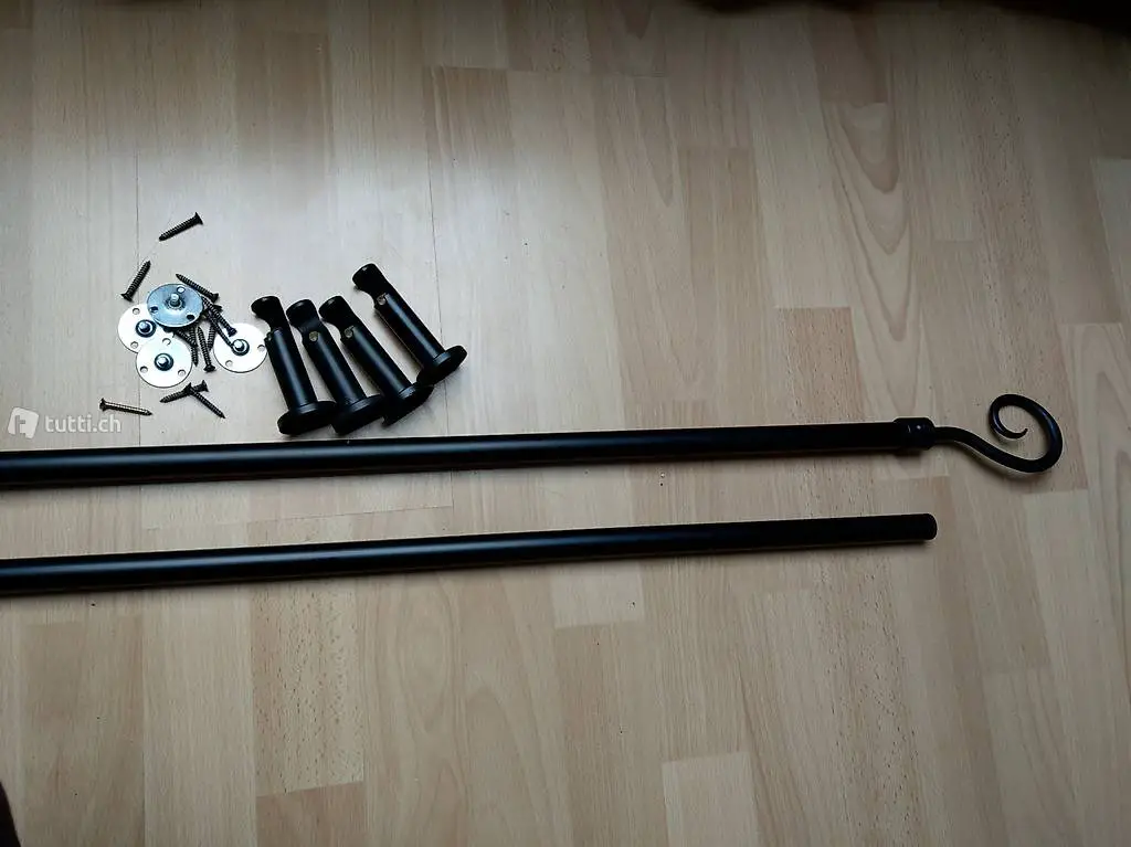 Gardinenstange mit Wandhalterung