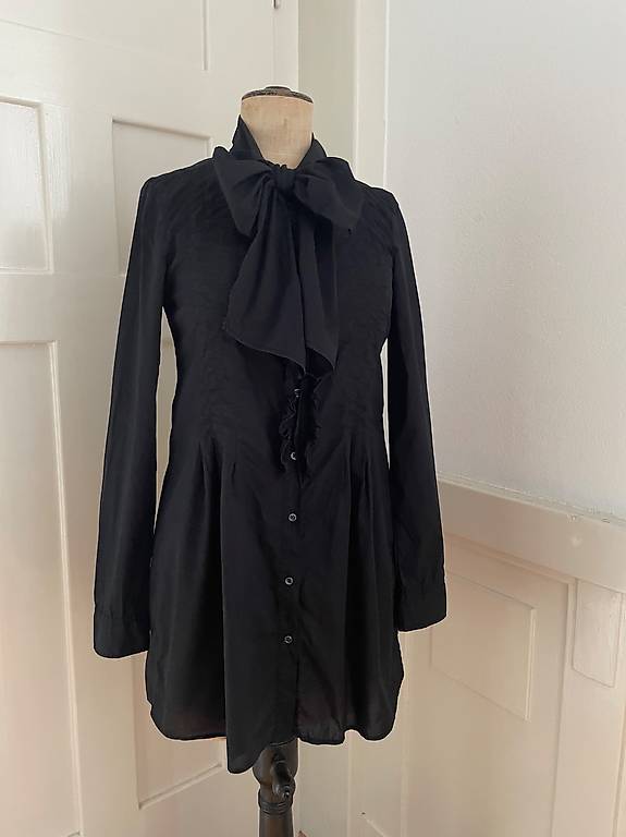 0039 Italy Bluse Longbluse pussy bow schwarz Baumwolle XS