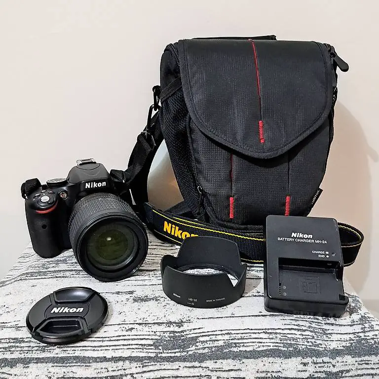 Nikon D5100 - Carte SD 32GB - 2091 clics - État excellent