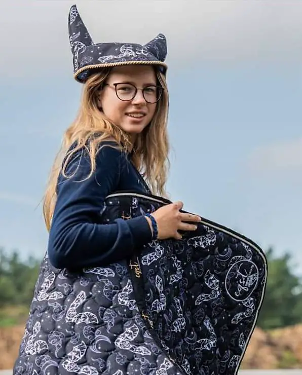 Eqst Fledermaus Set | Schabracke mit Fliegenohren