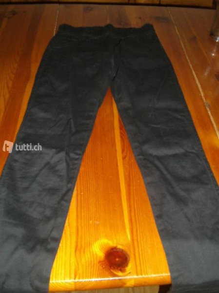 2 lange Hose gr. 146