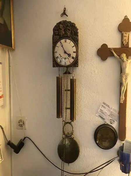 Antike Wanduhr