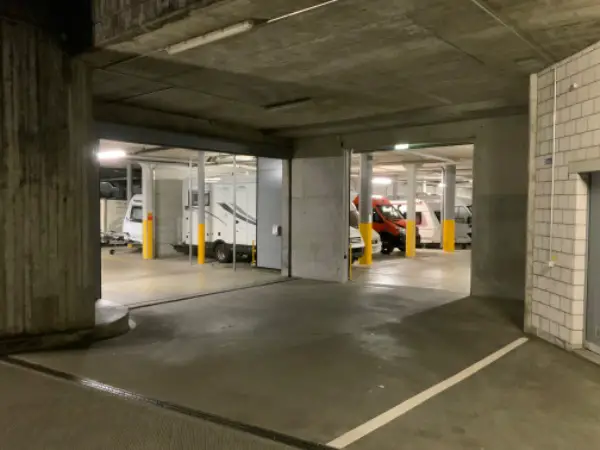 Parkplatz in Einstellhalle in Thun/BE nach Vereinbarung