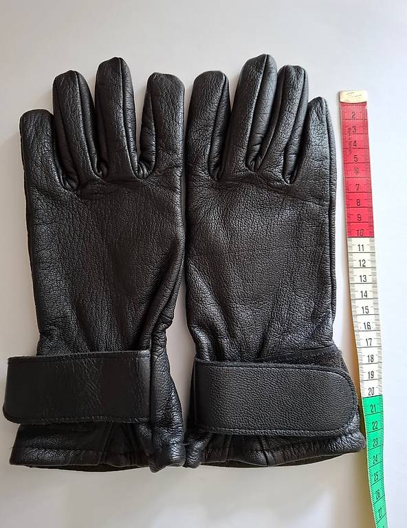 Schwarze Lederhandschuhe