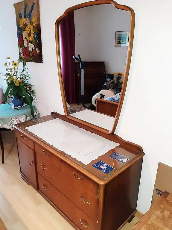 Alte Kommode mit grossen Spiegel / Spiegelkommode