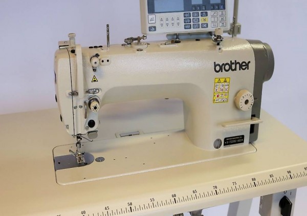  Nadeltransport Industrie Nähmaschine Brother S-7220C-403