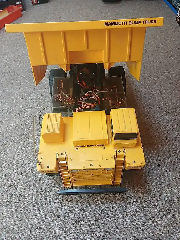 Mammoth Dump Truck von Tamiya
