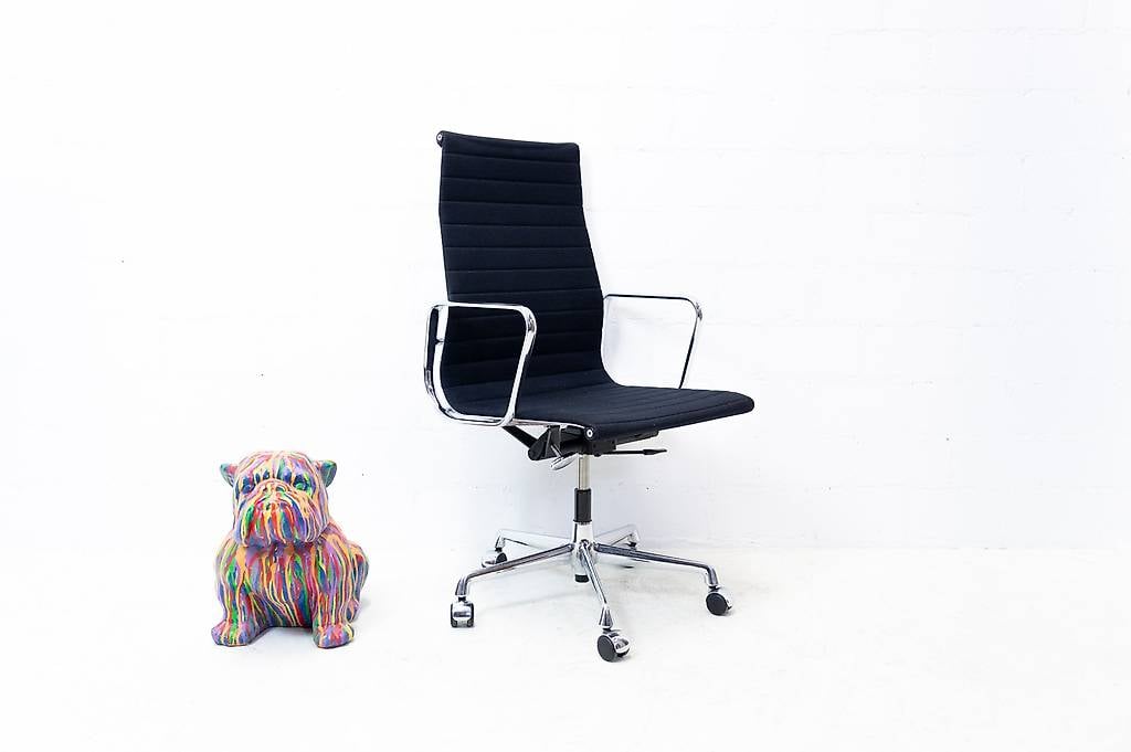 Vitra Eames Aluminium Chair EA119 Büro - 3 Stück verfügbar