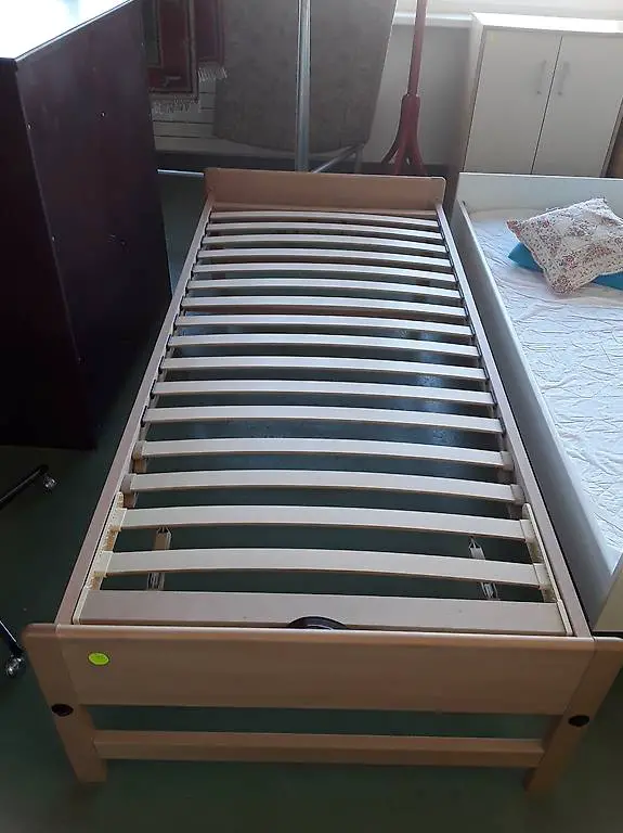 Bettgestell mit Matratze 90/200/56