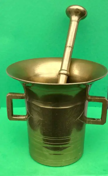 Alter Mörser mit Stössel in Messing, massiv