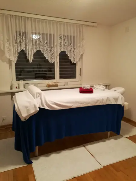 Ganzkörpermassage mit warmem Öl