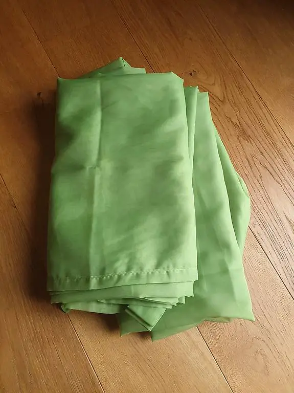 Grüner Tagesvorhang 4x neuwertig