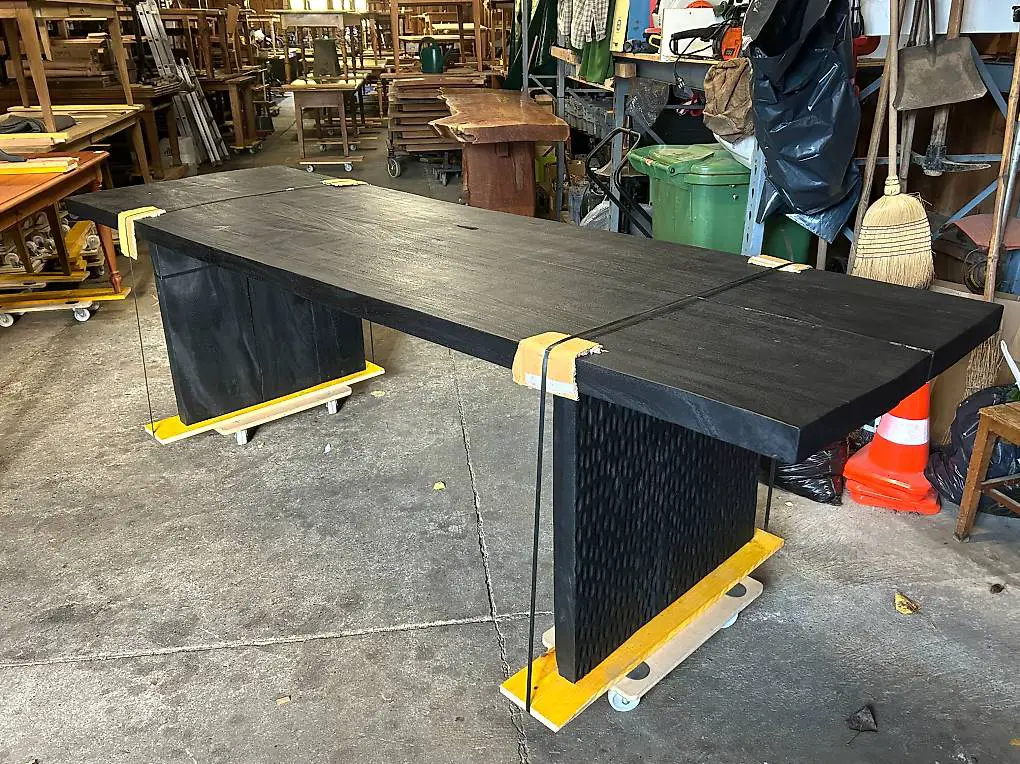 Akazien Tisch Unikat Design Objekt 303 x 91 schwarz