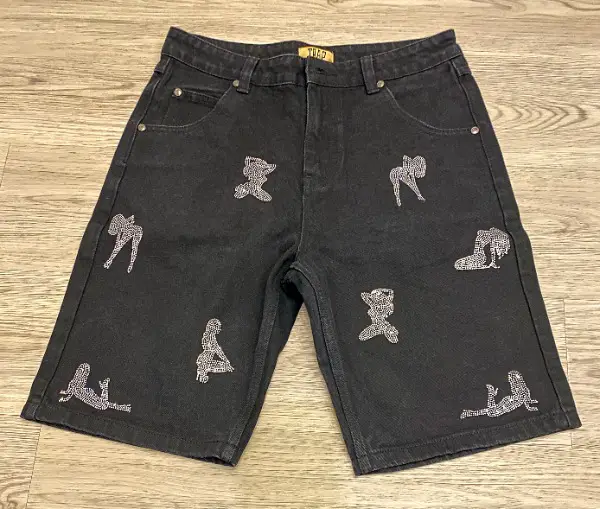 TRAP Jeansshorts – Schwarz + Silber