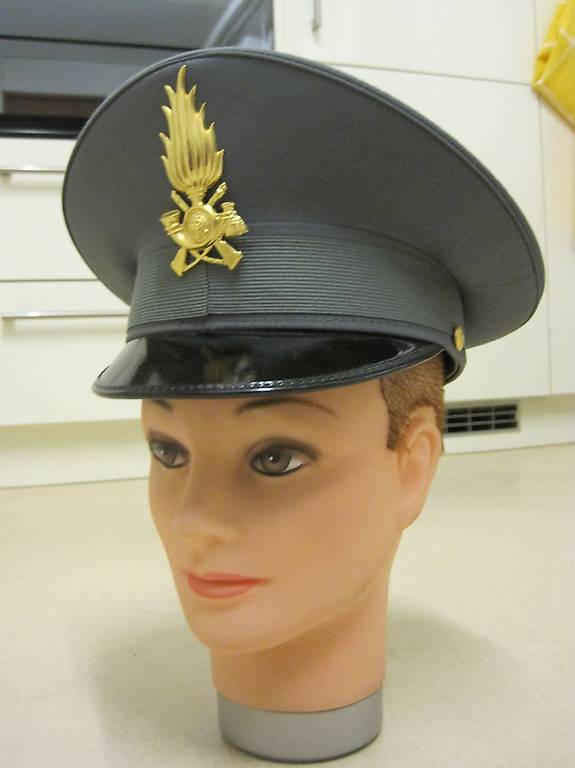 Mütze Polizei Militär Guardia di Fianza Italien