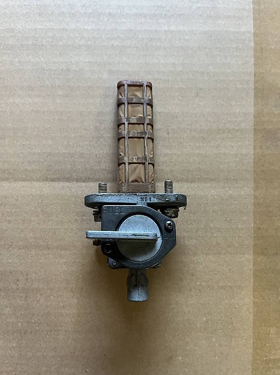 Kawasaki GPZ 900 R Benzinhahn