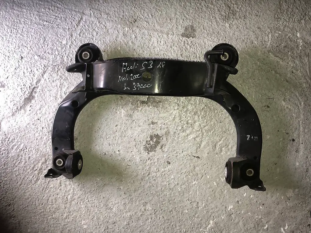 Audi S3 Hinterachse Träger