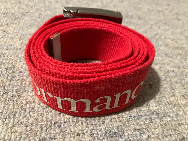 Cooler, roter Peak Performance Gürtel, unisex