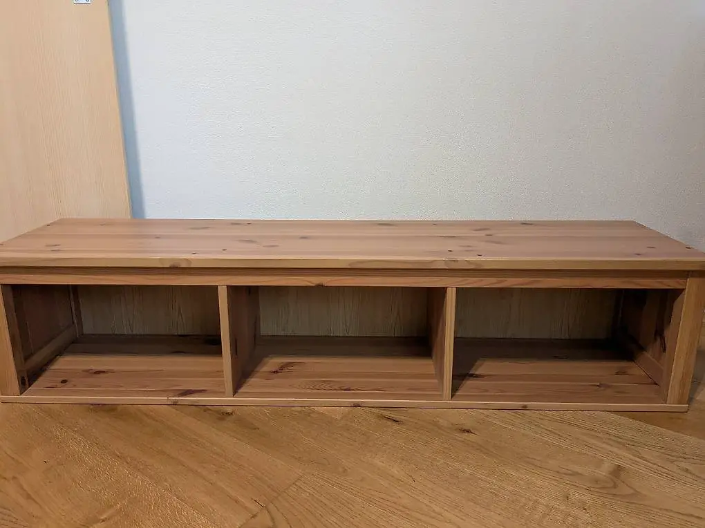 Holzregal für Boden oder Wand