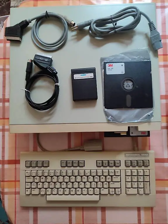 Commodore 128 DCR