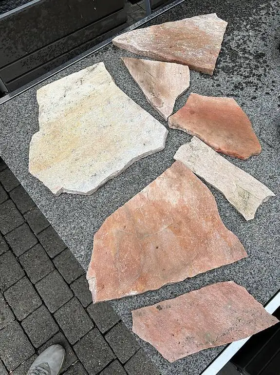 Zu verkaufen neue Polygonalplatten aus Quarzit ca 3m2.